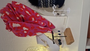 Dezember 2024 - Accessoires und Modeschmuck #outfitoftheday #mode #mettmann #fashion #boutique #modefreiheit #mettmanncity #shopmettmann